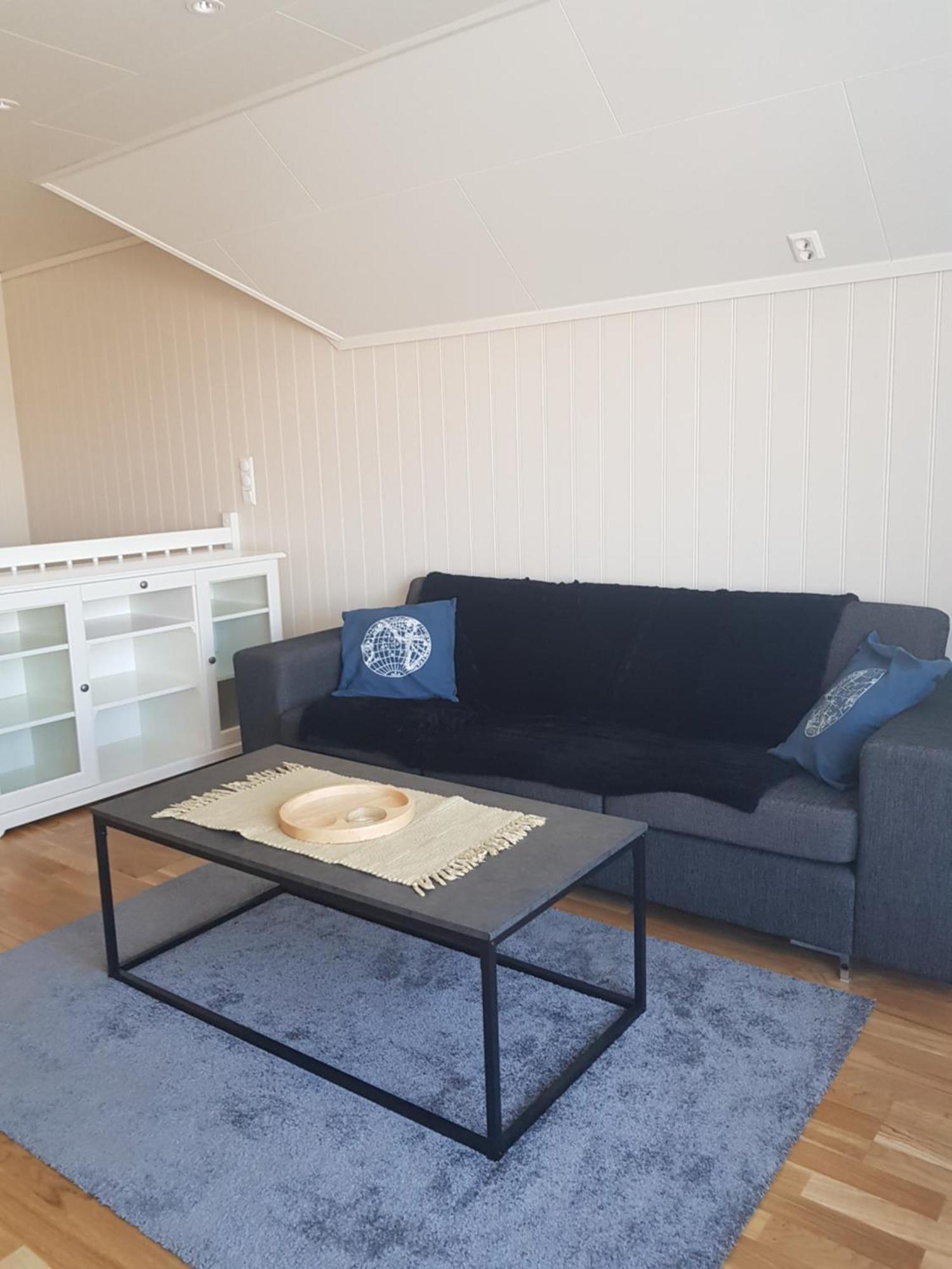 2 Bedrooms Apartment In Sommaroy Island Тромсьо Стая снимка
